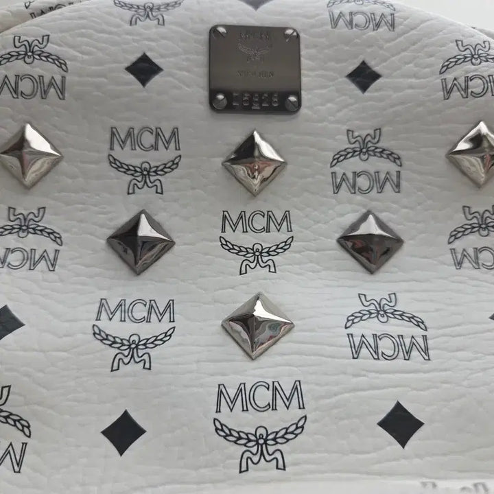 [BUNJANG] MCM Visetos Backpack (White) / mcm 비세토스 백팩 화이트(흑니켈+실버)