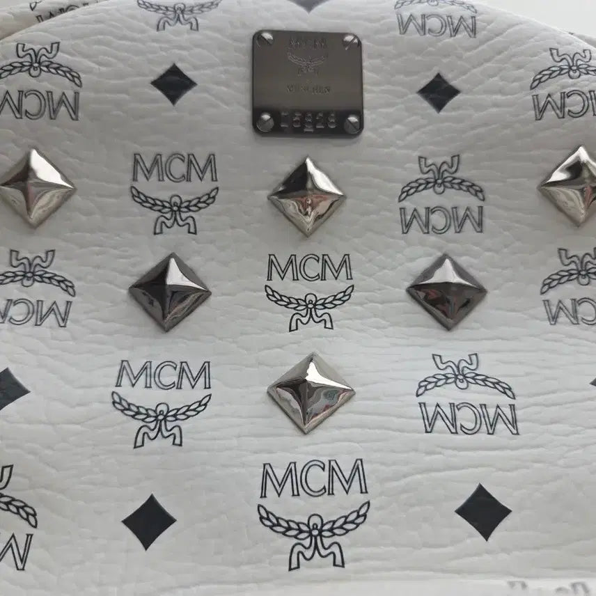 [BUNJANG] MCM Visetos Backpack (White) / mcm 비세토스 백팩 화이트(흑니켈+실버)