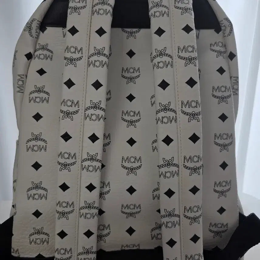 [BUNJANG] MCM Visetos Backpack (White) / mcm 비세토스 백팩 화이트(흑니켈+실버)