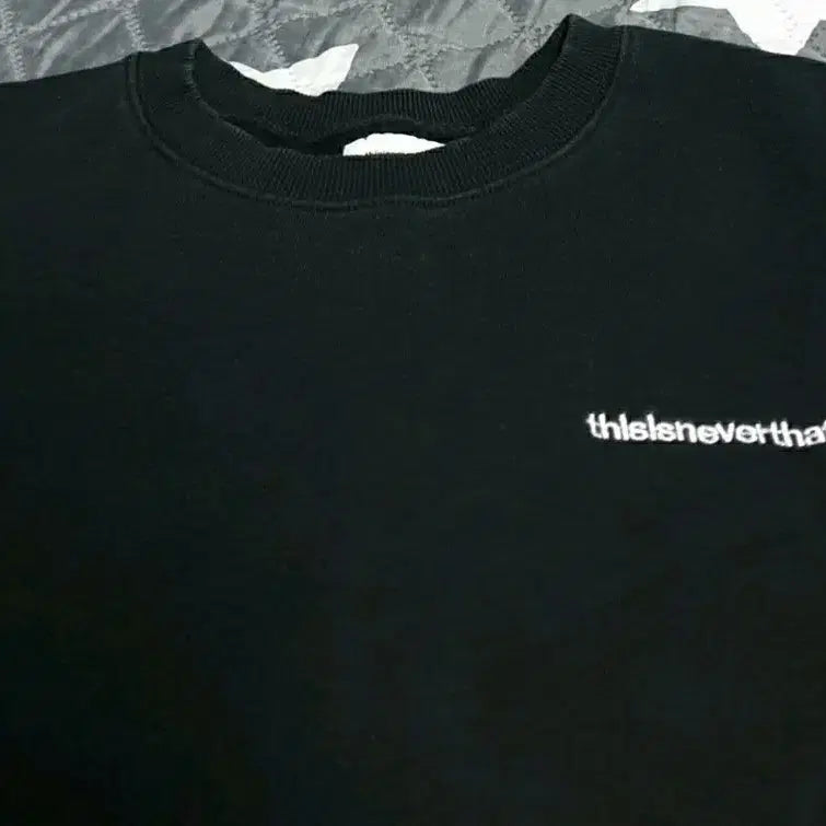 [BUNJANG] thisisneverthat International Embroidered Lettering Fleece Sweatshirt (M) / 디스이즈네버댓 인터네셔널 자수 레터링 기모 맨투맨 (M)