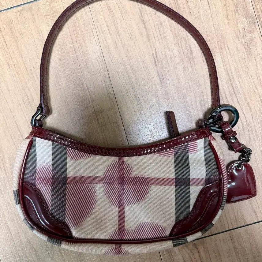 [BUNJANG] Burberry Vintage Check Shoulder Bag / 버버리 빈티지 체크 숄더백