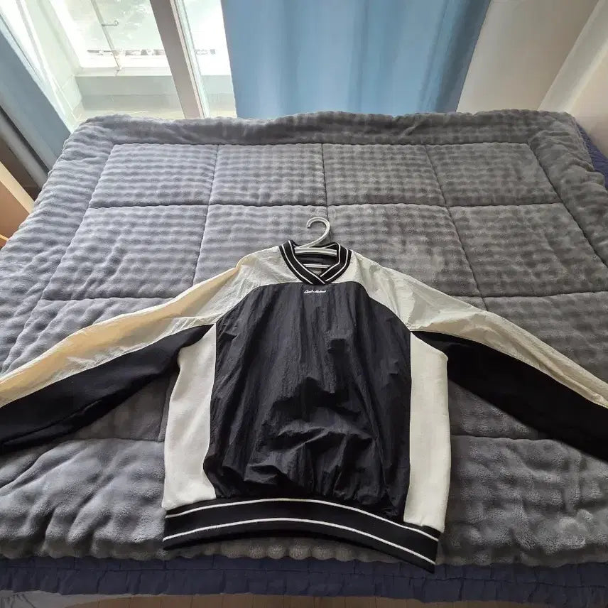 [BUNJANG] Volante Chadmalone Men's Sweatshirt Black/White / 볼란테 차드말론  맨투맨 블랙/화이트 48