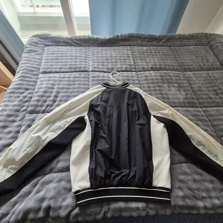 [BUNJANG] Volante Chadmalone Men's Sweatshirt Black/White / 볼란테 차드말론  맨투맨 블랙/화이트 48