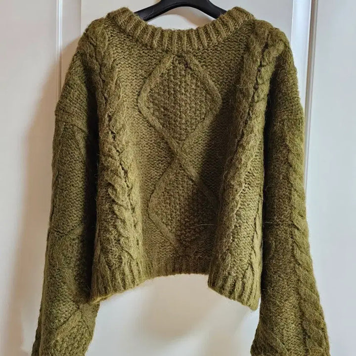 [BUNJANG] London Flat Alpaca Cable Knit Sweater / 런던플랏 알파카 니트