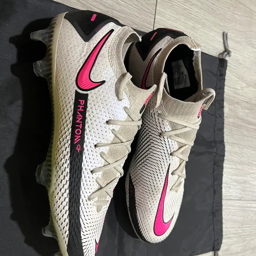 [BUNJANG] Nike Phantom GT Elite FG Soccer Cleats (255) / (보스니아산) 나이키 팬텀GT 엘리트 FG [255] 축구화