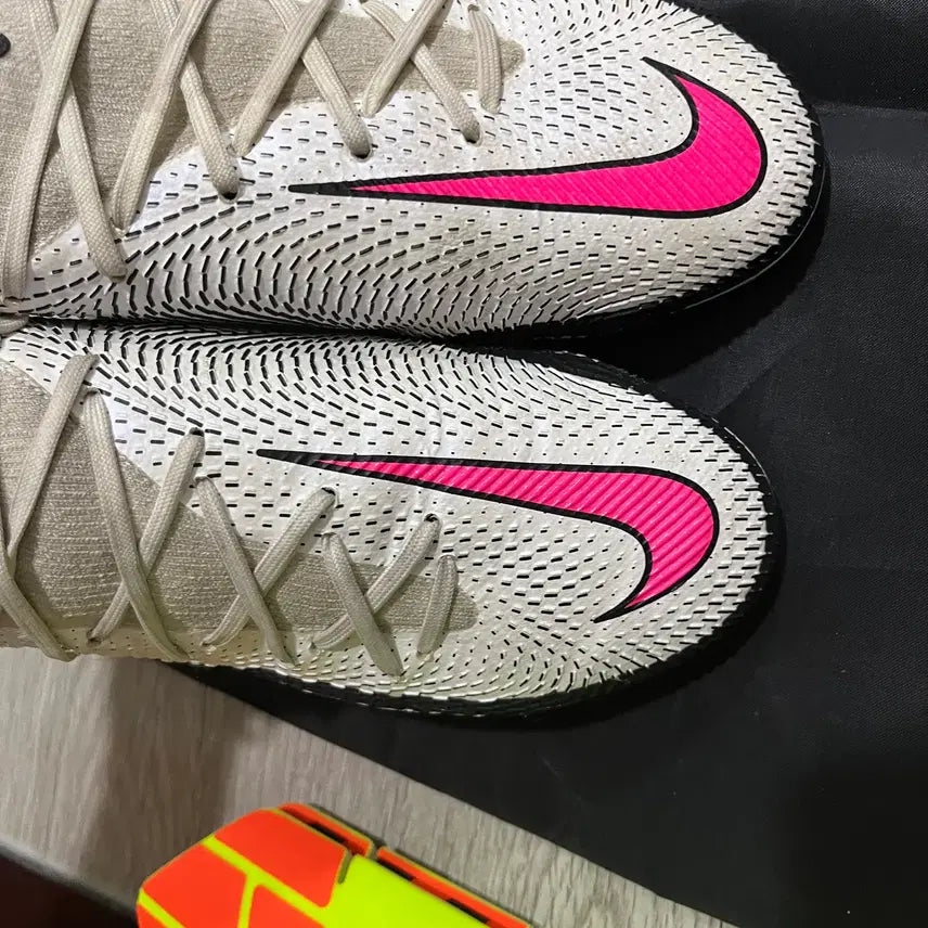 [BUNJANG] Nike Phantom GT Elite FG Soccer Cleats (255) / (보스니아산) 나이키 팬텀GT 엘리트 FG [255] 축구화