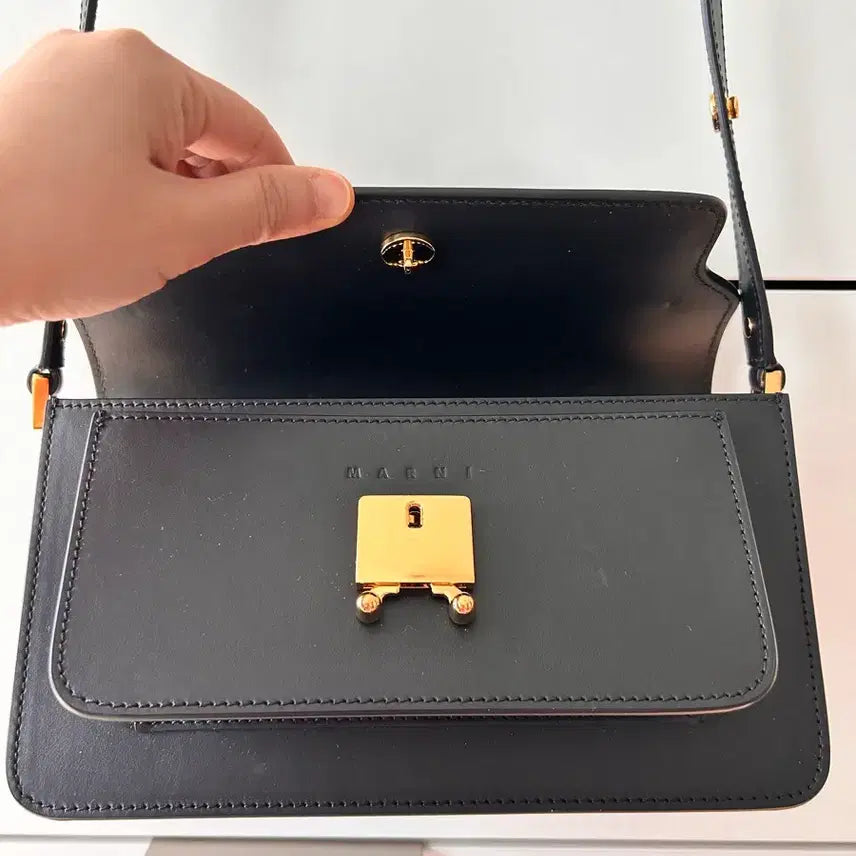 [BUNJANG] Marni East West Shoulder Bag / 마르니 이스트웨스트 숄더백