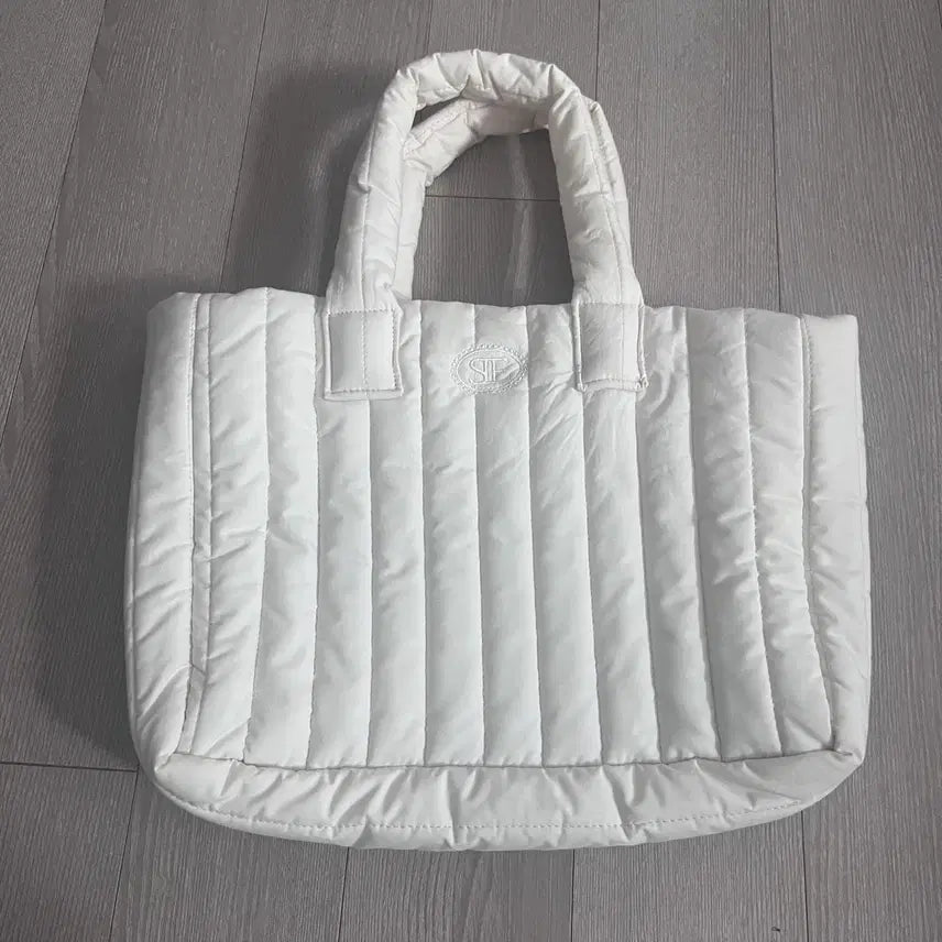 [BUNJANG] Sienne Padded Bag Ivory / 시엔느 패딩백 아이보리
