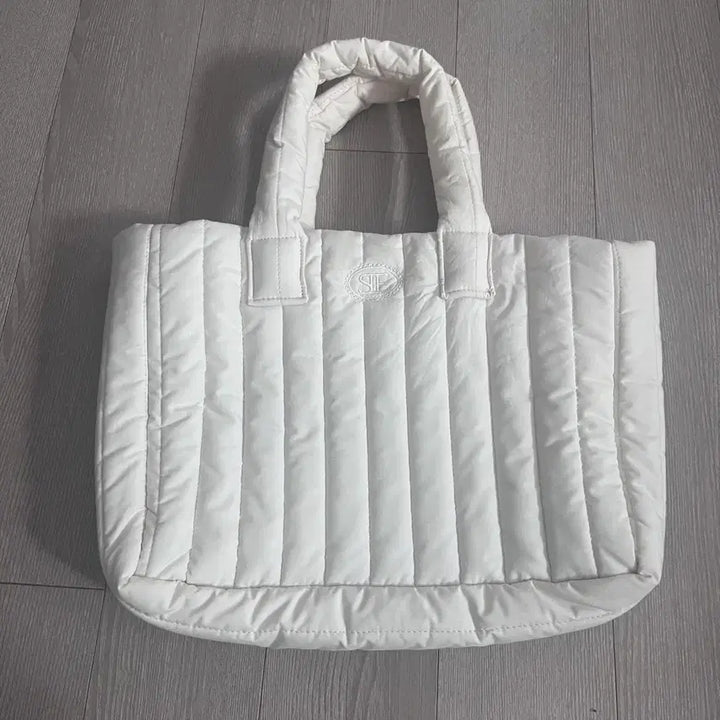 [BUNJANG] Sienne Padded Bag Ivory / 시엔느 패딩백 아이보리