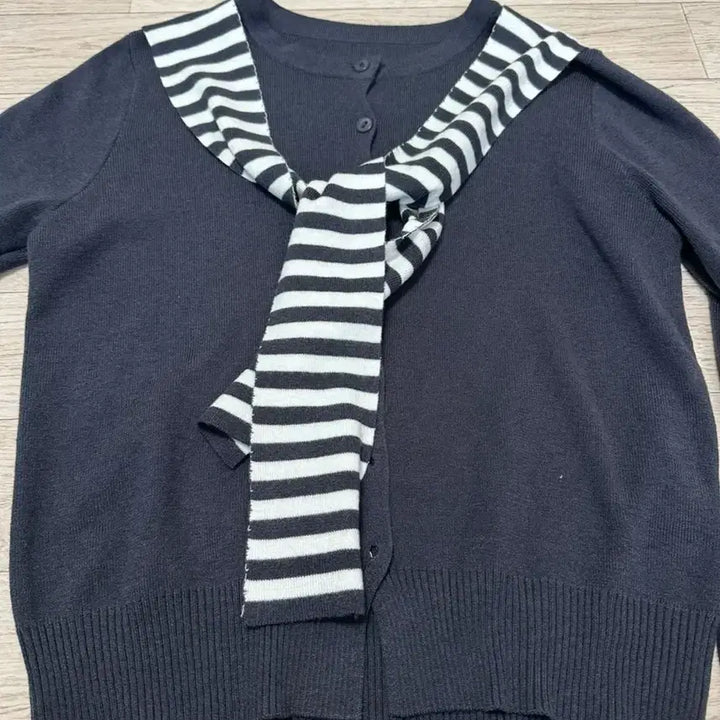 [BUNJANG] Striped Knit Cardigan / 스트라이프 니트 가디건