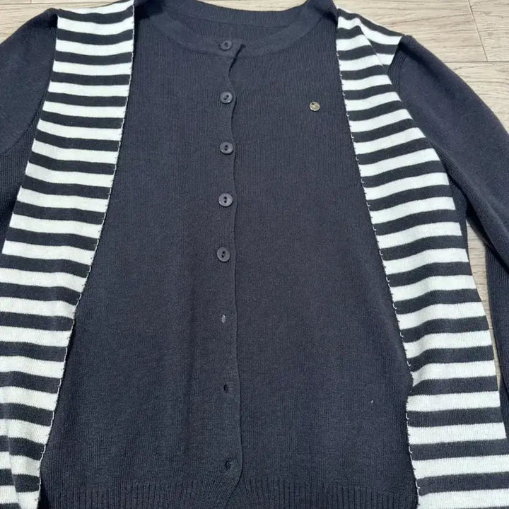 [BUNJANG] Striped Knit Cardigan / 스트라이프 니트 가디건