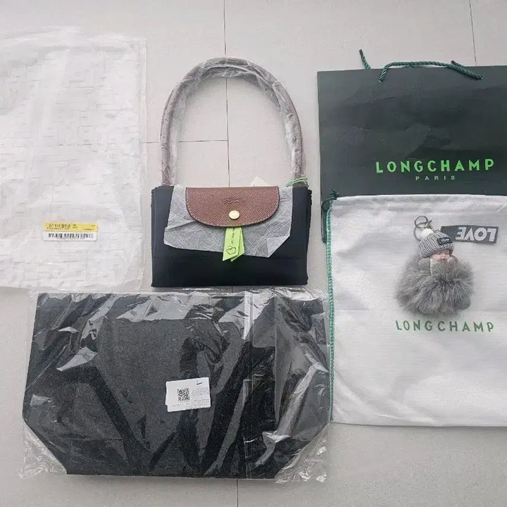 [BUNJANG] Longchamp Le Pliage Long Handle Tote Bag Set / 롱샴 르플리아쥬 롱핸들 블랙(L)+ 키링 쇼핑백 풀세트