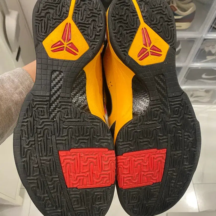 [BUNJANG] Kobe 5 Bruce Lee Shoes (Size 275) / 코비5 브루스리 275