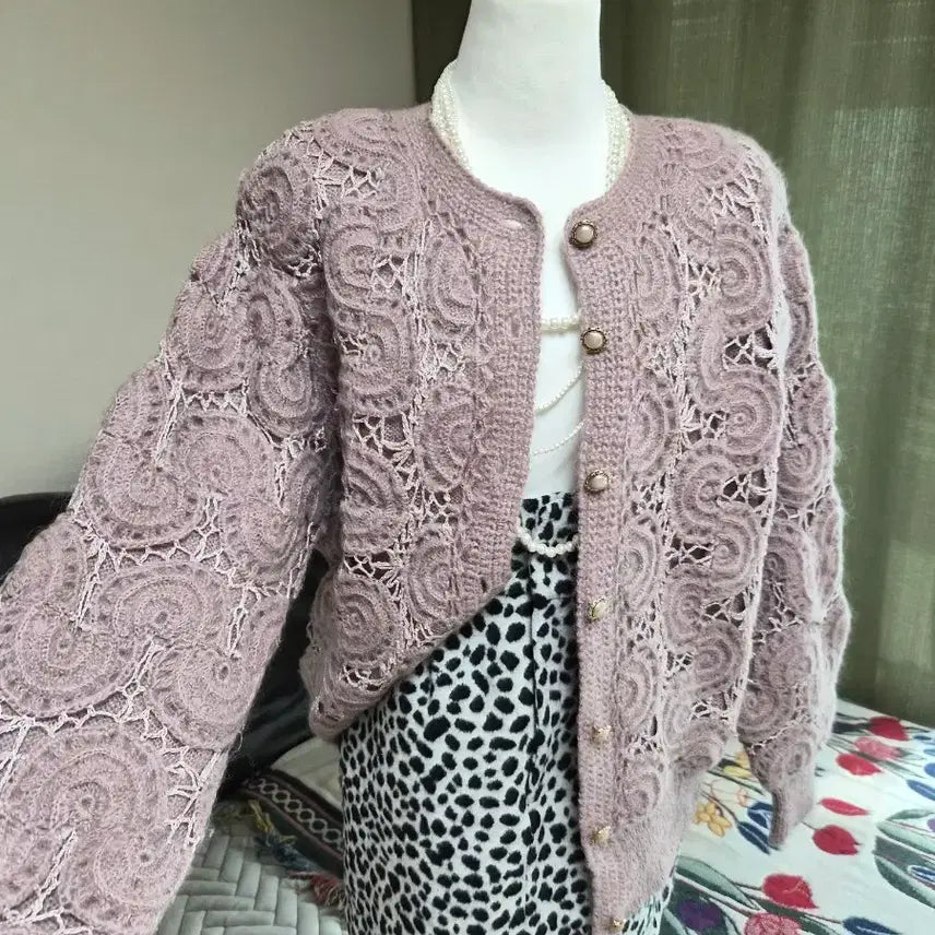 [BUNJANG] Loose Fit Embroidered Knit Jacket / [특가] 고퀄라인 전체 모티브자수 디테일 루즈핏 니트자켓