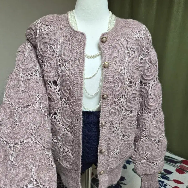 [BUNJANG] Loose Fit Embroidered Knit Jacket / [특가] 고퀄라인 전체 모티브자수 디테일 루즈핏 니트자켓