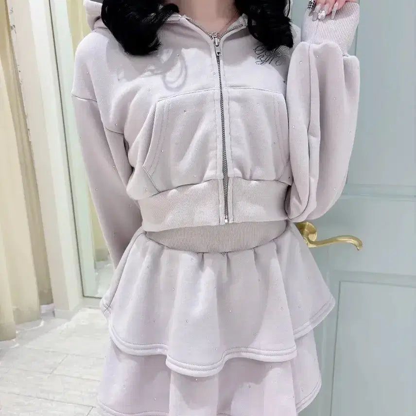 [BUNJANG] Evelyn Logo Bijou Sweat Set / 에블린 evelyn 로고 비쥬 스웻 셋업