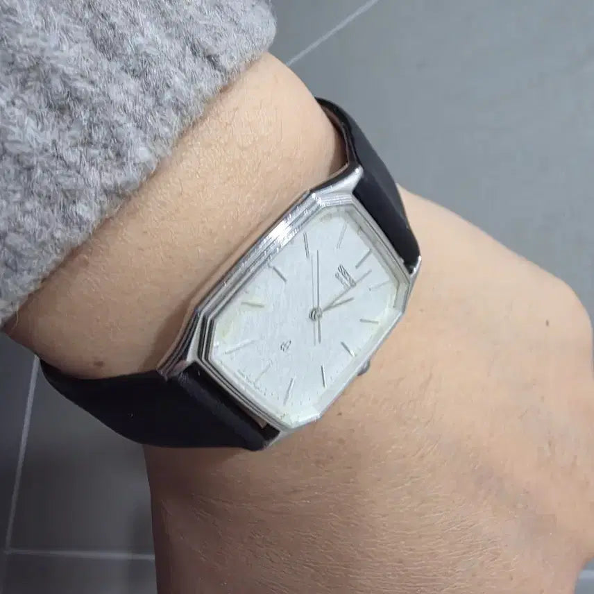 [BUNJANG] Seiko Vintage Quartz Watch / 세이코 빈티지 쿼츠 시계 가죽밴드