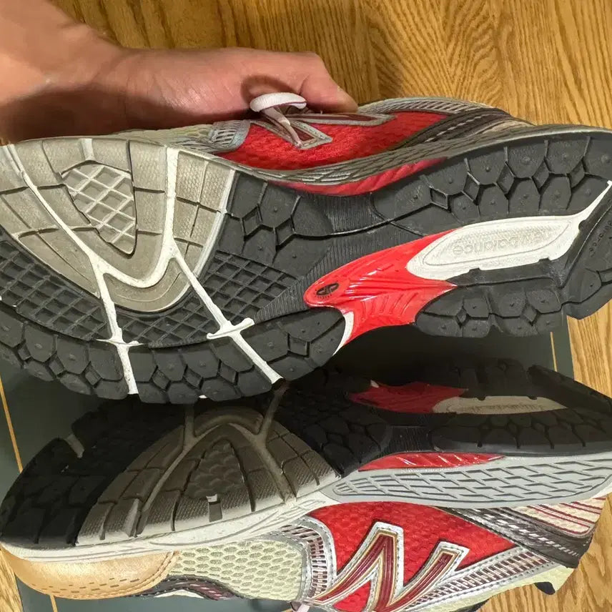 [BUNJANG] New Balance x Aime Leon Dore 860v2 Red Sneakers / 뉴발란스 x 에메 레온 도르 860v2 레드 285사이즈
