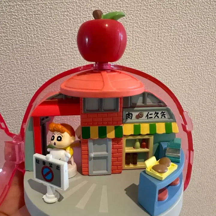 [BUNJANG] Crayon Shin-chan Kasukabe Spring Day House Action Figure / 짱구 카스카베 봄날의 집 액션 피규어(단순개봉)