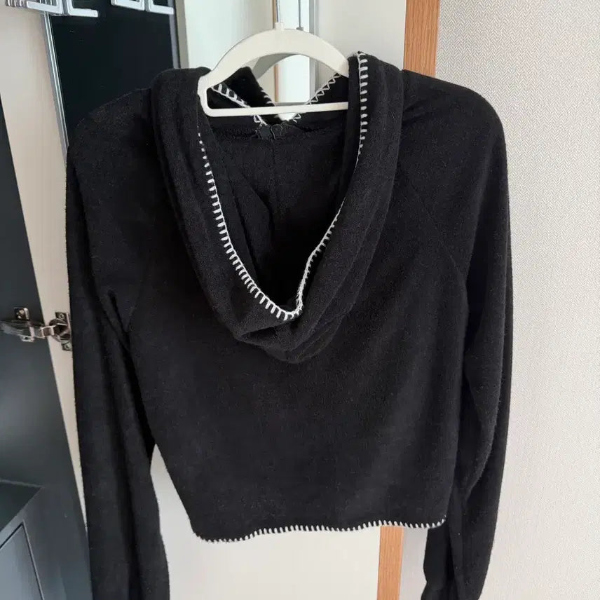 [BUNJANG] 스티치 태리 후드집업 블랙 / 스티치 태리 후드집업 블랙