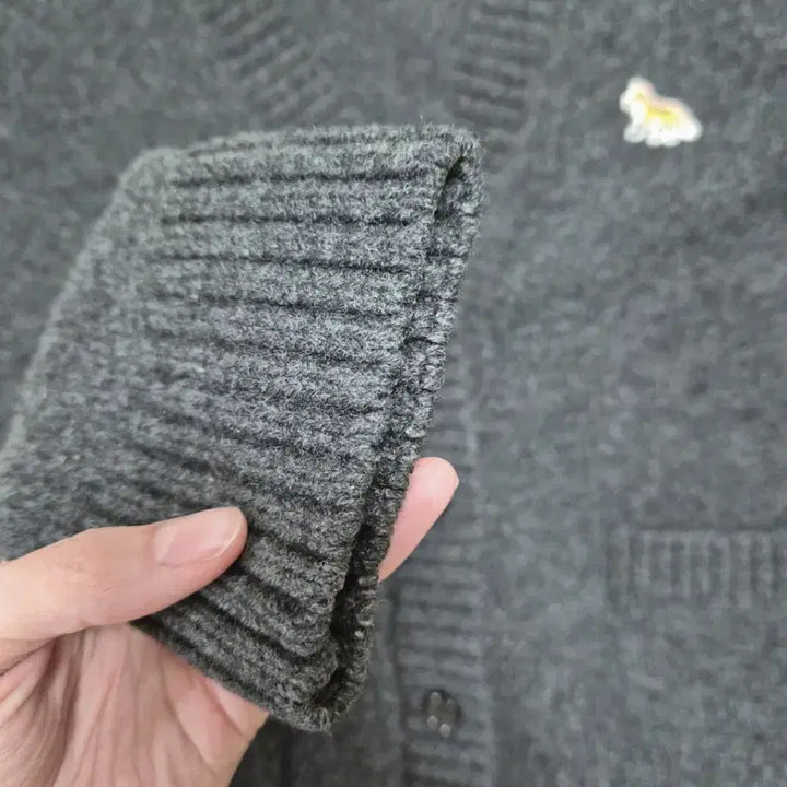 [BUNJANG] Maison Kitsune Baby Fox Patch Women's Wool V-Neck Cardigan / 메종키츠네 베이비 폭스 패치 여성 울 브이넥 가디건 니트