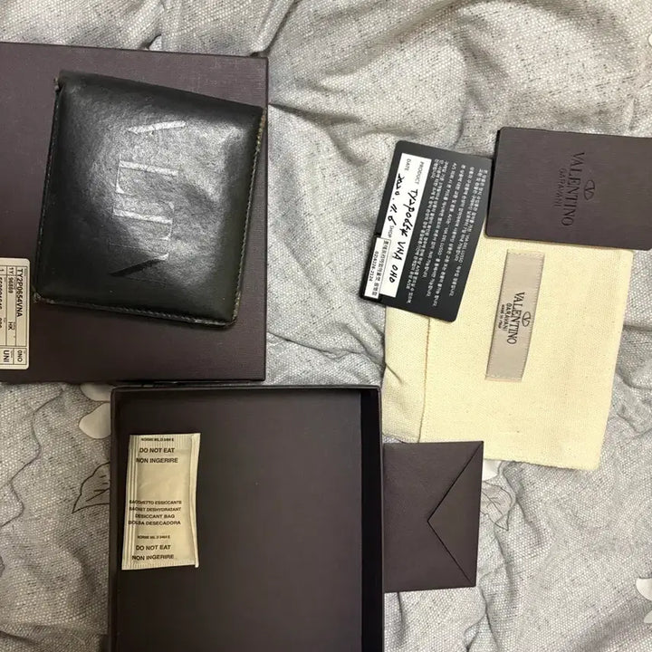 [BUNJANG] Valentino VLTN Bifold Wallet Black Full Set / 발렌티노 VLTN 반지갑 블랙 풀세트