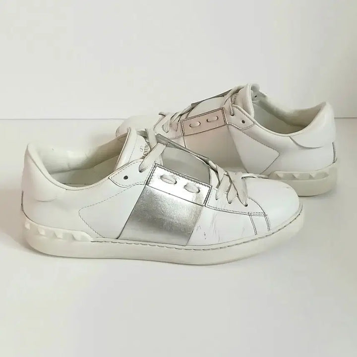[BUNJANG] Valentino White Stud Sneakers / 발렌티노 화이트 스터드 스니커즈:43:275