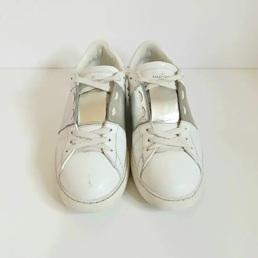 [BUNJANG] Valentino White Stud Sneakers / 발렌티노 화이트 스터드 스니커즈:43:275