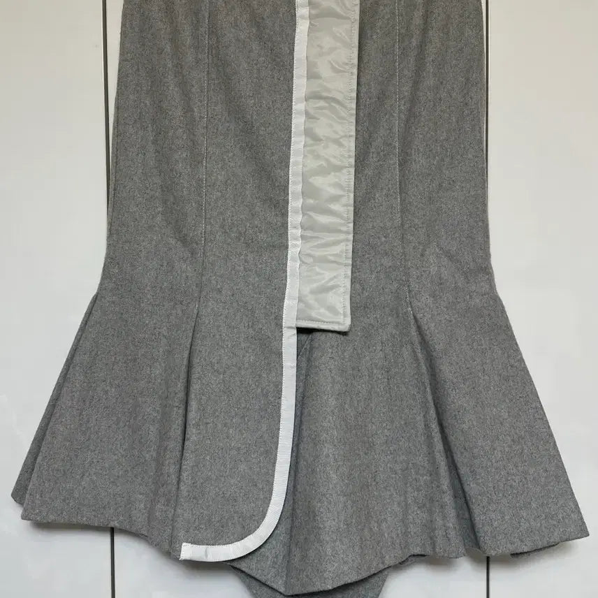 [BUNJANG] Sacai Wool Asymmetric Midi Skirt / 사카이모직 언발란스 울스커트 그레이