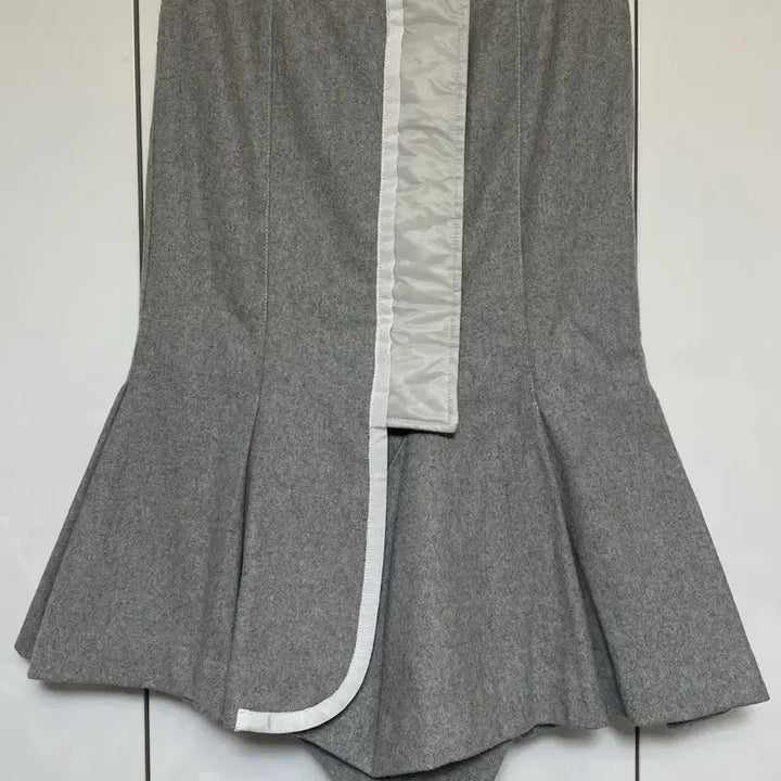 [BUNJANG] Sacai Wool Asymmetric Midi Skirt / 사카이모직 언발란스 울스커트 그레이