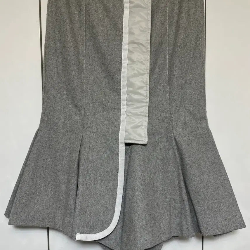 [BUNJANG] Sacai Wool Asymmetric Midi Skirt / 사카이모직 언발란스 울스커트 그레이