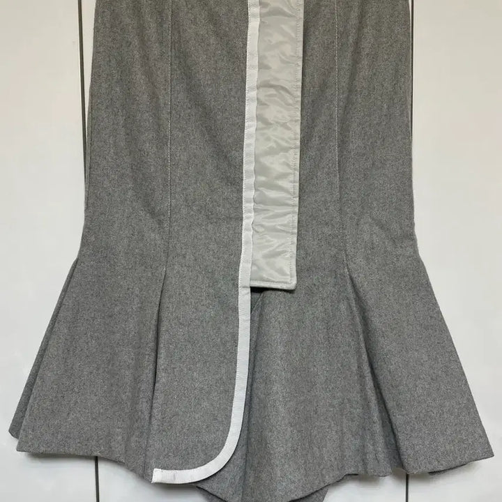 [BUNJANG] Sacai Wool Asymmetric Midi Skirt / 사카이모직 언발란스 울스커트 그레이