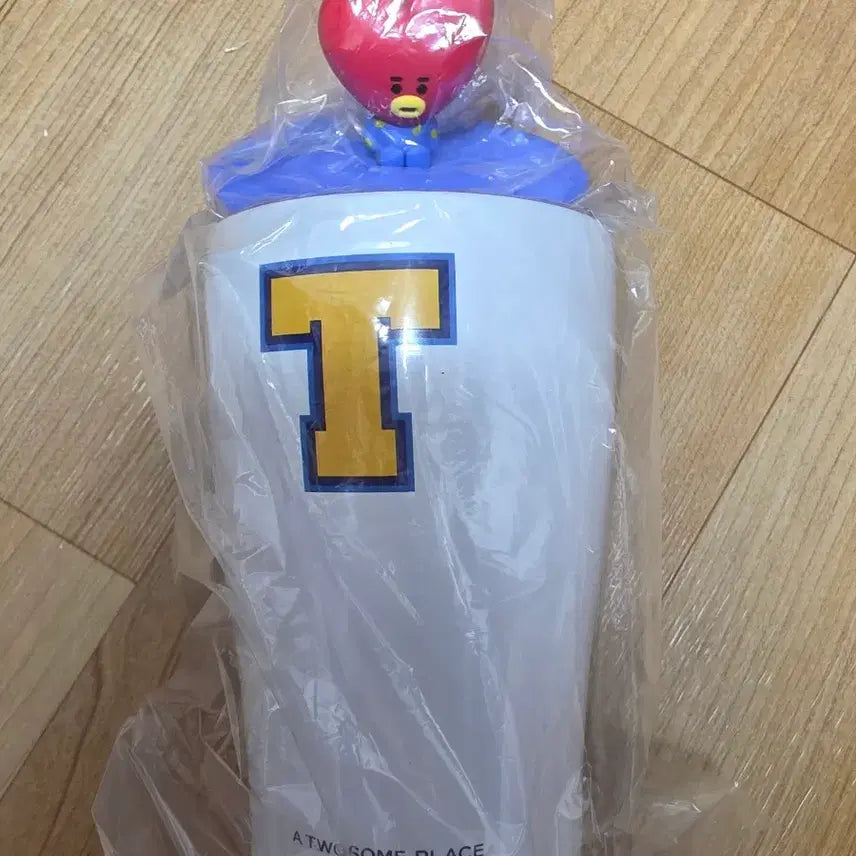 방탄소년단  투썸플레이스  bt21타타 피규어 스텐컵