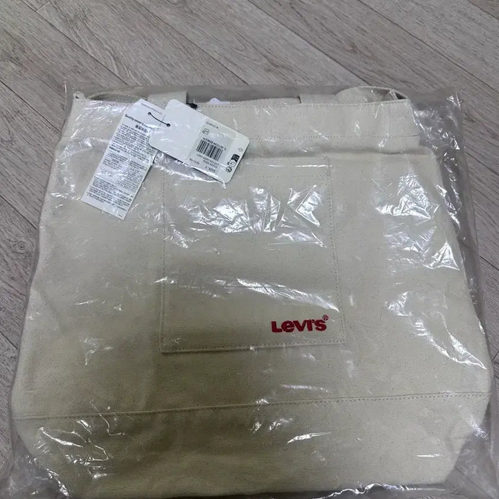 [SOLD OUT] 리바이스 토트백 크림