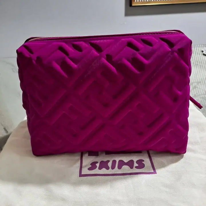 [BUNJANG] Fendi Clutch Bag / 펜디ㅡ정품.새상품