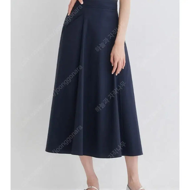 [BUNJANG] Roem Long Flare Skirt - Navy - Size 24 / 새상품 로엠 롱 플레어 스커트(착불)