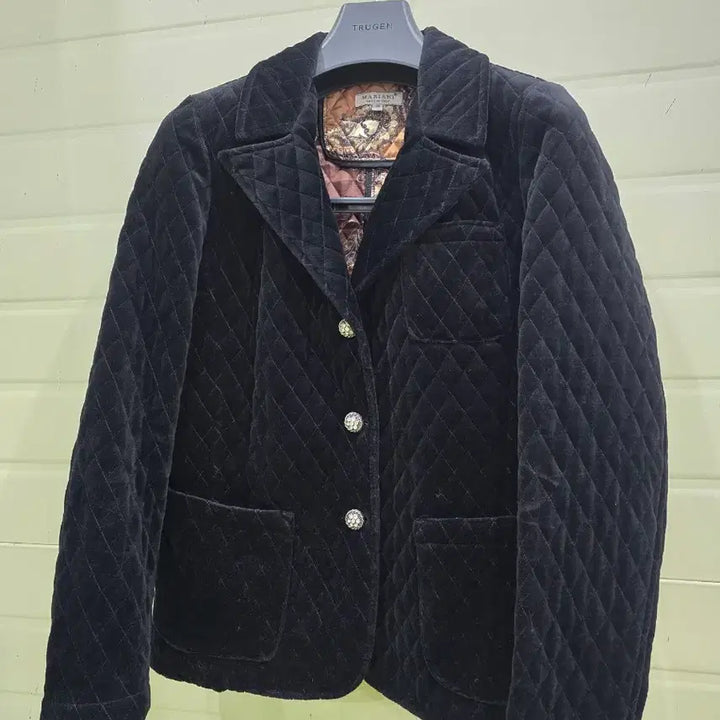 [BUNJANG] Black Velvet Quilted Jacket S / 마리아니 블랙 벨벳 퀼팅 자켓 S