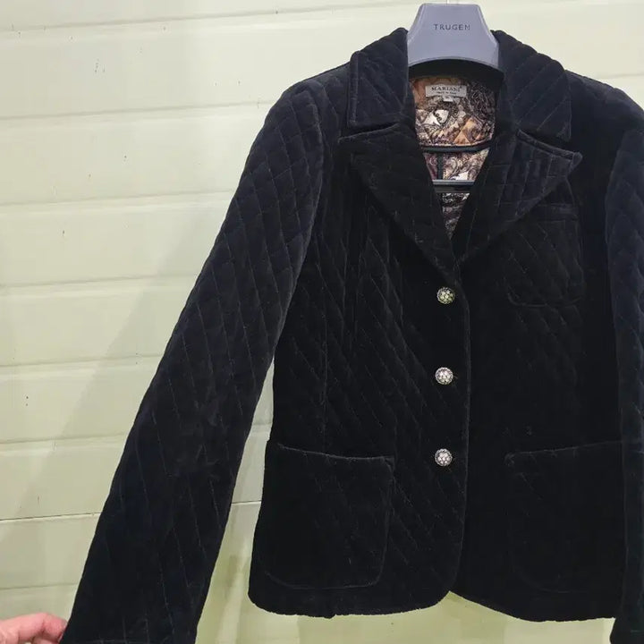 [BUNJANG] Black Velvet Quilted Jacket S / 마리아니 블랙 벨벳 퀼팅 자켓 S