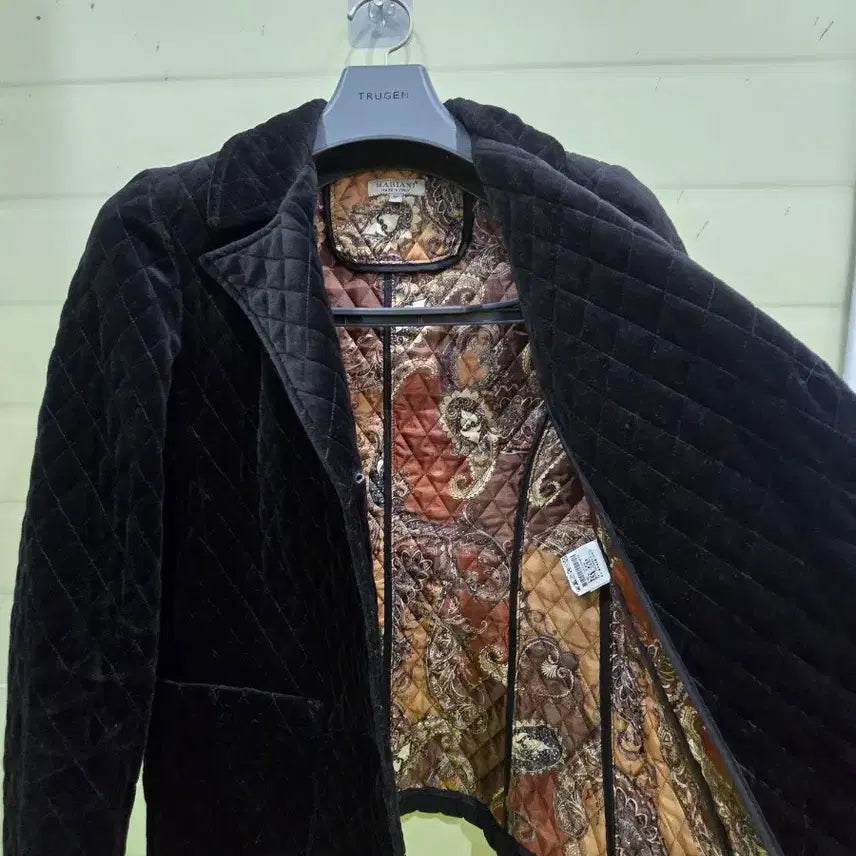 [BUNJANG] Black Velvet Quilted Jacket S / 마리아니 블랙 벨벳 퀼팅 자켓 S