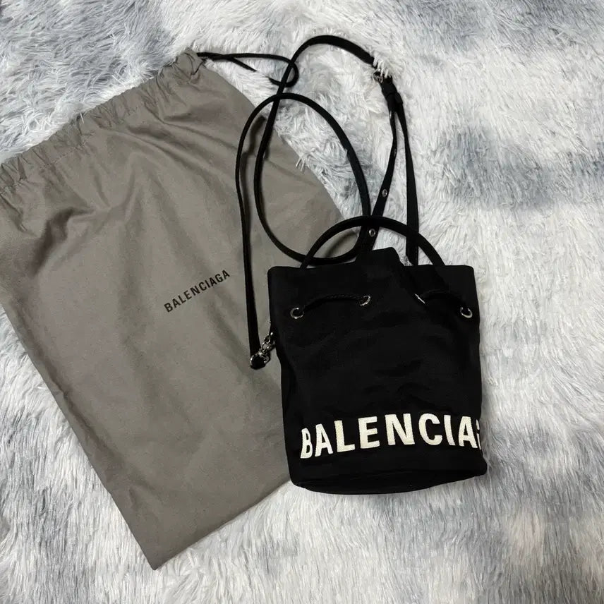 [BUNJANG] Balenciaga Black Drawstring Bag / [정품] 발랜시아가 복조리백 블랙