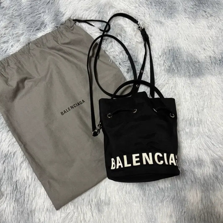 [BUNJANG] Balenciaga Black Drawstring Bag / [정품] 발랜시아가 복조리백 블랙