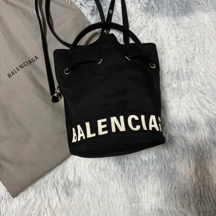 [BUNJANG] Balenciaga Black Drawstring Bag / [정품] 발랜시아가 복조리백 블랙