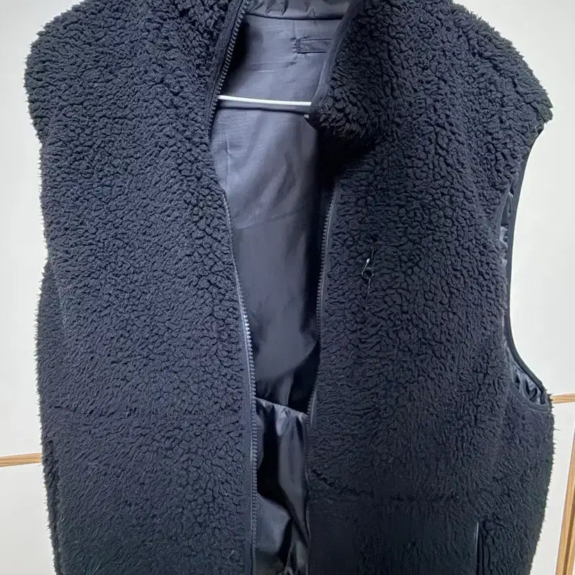 [BUNJANG] Brownyard Reversible Sherpa Vest Black (Size 3) / 브라운야드 리버시블 쉐르파 베스트 블랙 3 사이즈