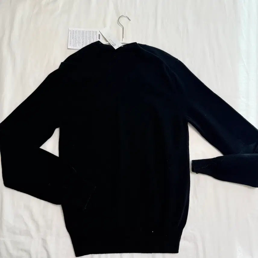 [BUNJANG] Comme des Garcons Invader V-Neck Knit Black / 꼼데가르송 하트 와펜 인베이더 브이넥 니트 블랙 새상품
