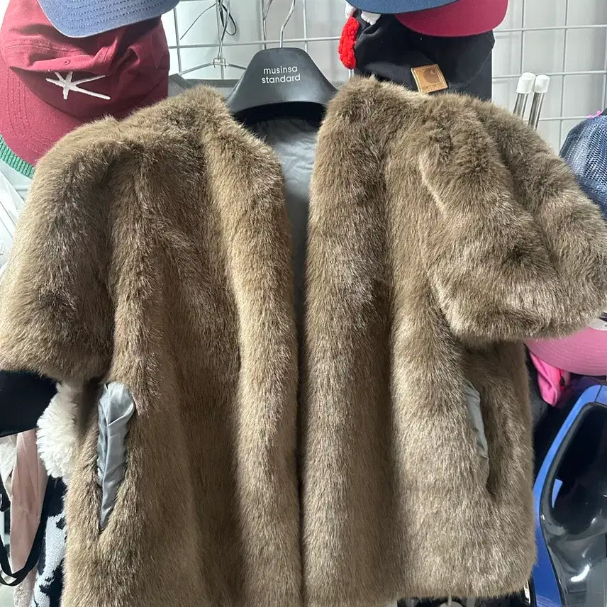 [BUNJANG] Shop Fairy Half Fur Jacket / 샵페어리 하프 퍼자켓