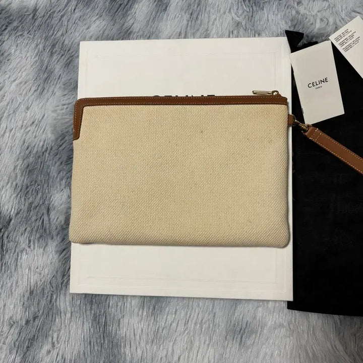 [BUNJANG] OS Celine Canvas Strap Clutch / [OS] 셀린느 캔버스 스트랩 클러치