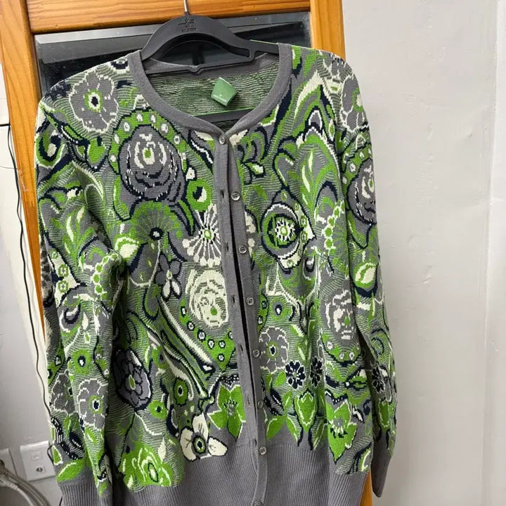 [BUNJANG] Geiger Cardigan / 가이거 가디건