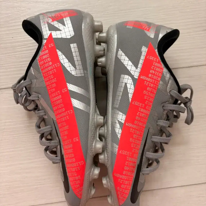 [BUNJANG] Nike Kids Soccer Cleats 200 / 나이키 아동 축구화 200