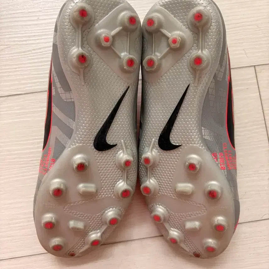 [BUNJANG] Nike Kids Soccer Cleats 200 / 나이키 아동 축구화 200