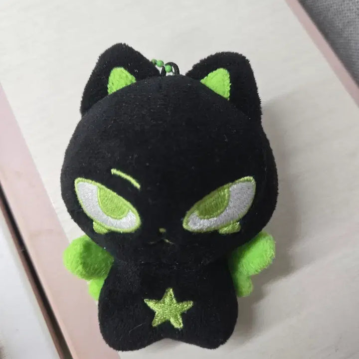 [BUNJANG] &amp;Team Nicholas Tenshi-Shang Doll + Pin Button / &amp;team 니콜라스 인형 텐시샹, 핀버튼 양도